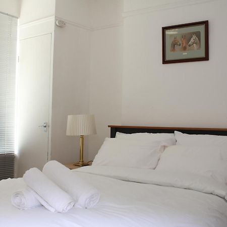 F2S Serviced Apartments 2Bedroom Terrace House With Free Wifi Netflix Suitable For Contractors Walking Distance To Train Station ดาร์บี ภายนอก รูปภาพ
