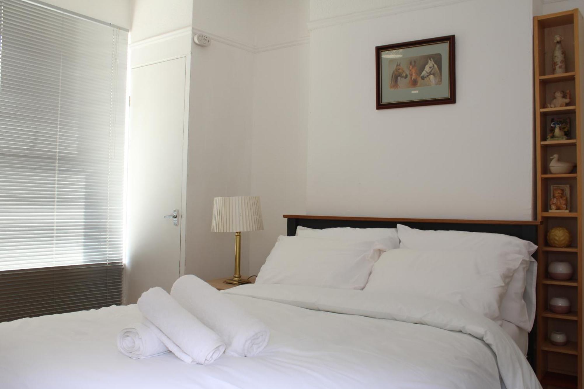 F2S Serviced Apartments 2Bedroom Terrace House With Free Wifi Netflix Suitable For Contractors Walking Distance To Train Station ดาร์บี ภายนอก รูปภาพ