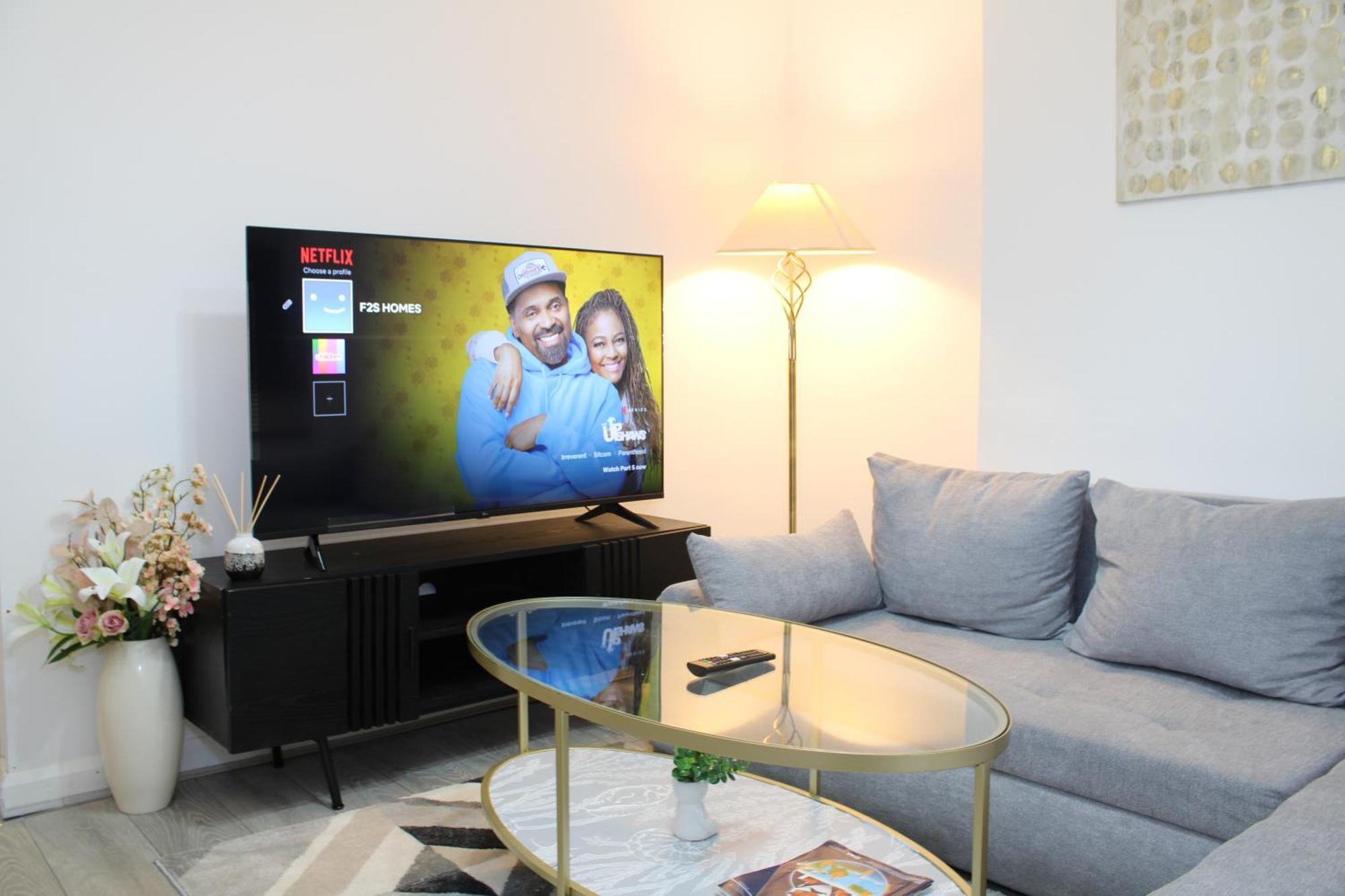 F2S Serviced Apartments 2Bedroom Terrace House With Free Wifi Netflix Suitable For Contractors Walking Distance To Train Station ดาร์บี ภายนอก รูปภาพ