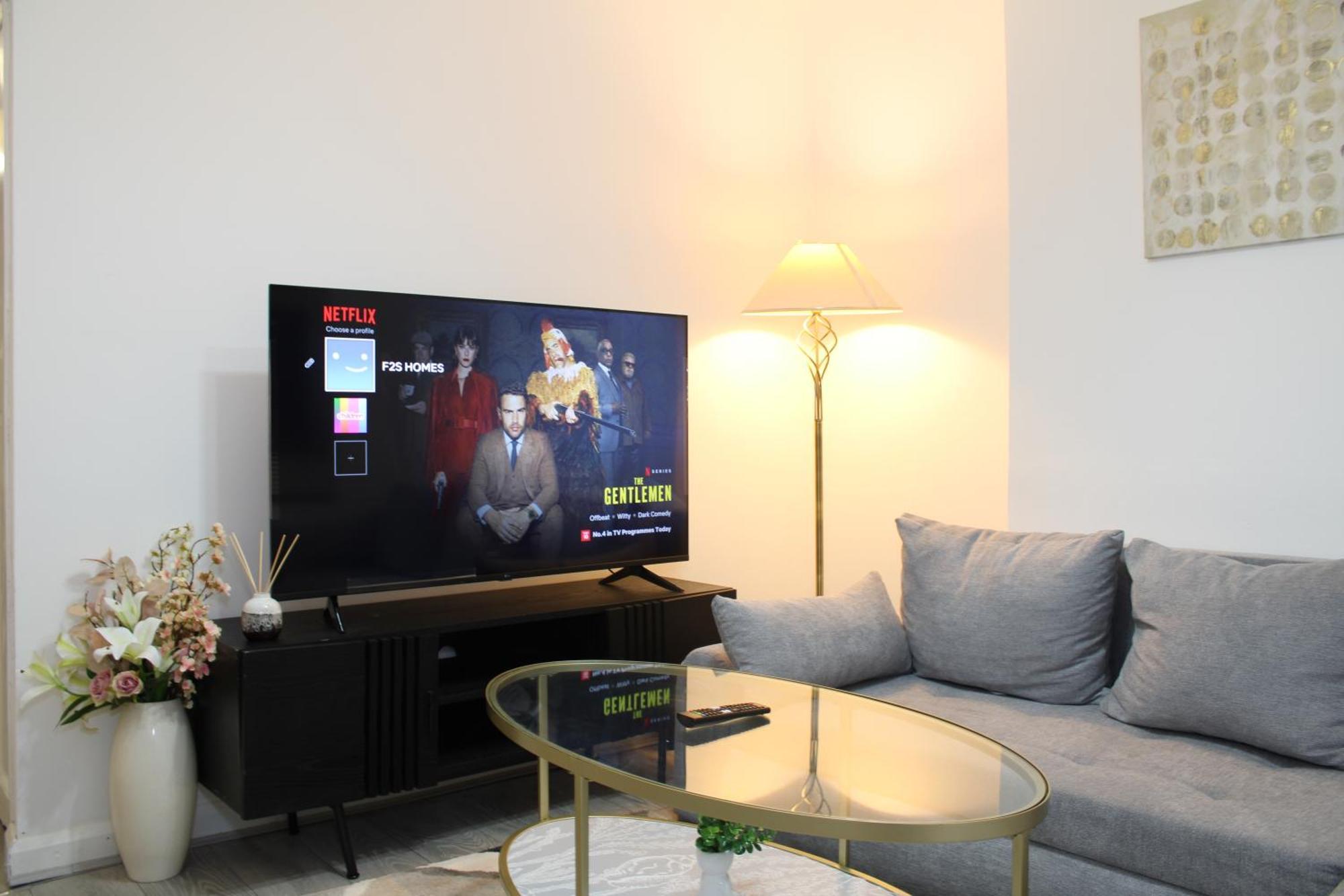 F2S Serviced Apartments 2Bedroom Terrace House With Free Wifi Netflix Suitable For Contractors Walking Distance To Train Station ดาร์บี ภายนอก รูปภาพ