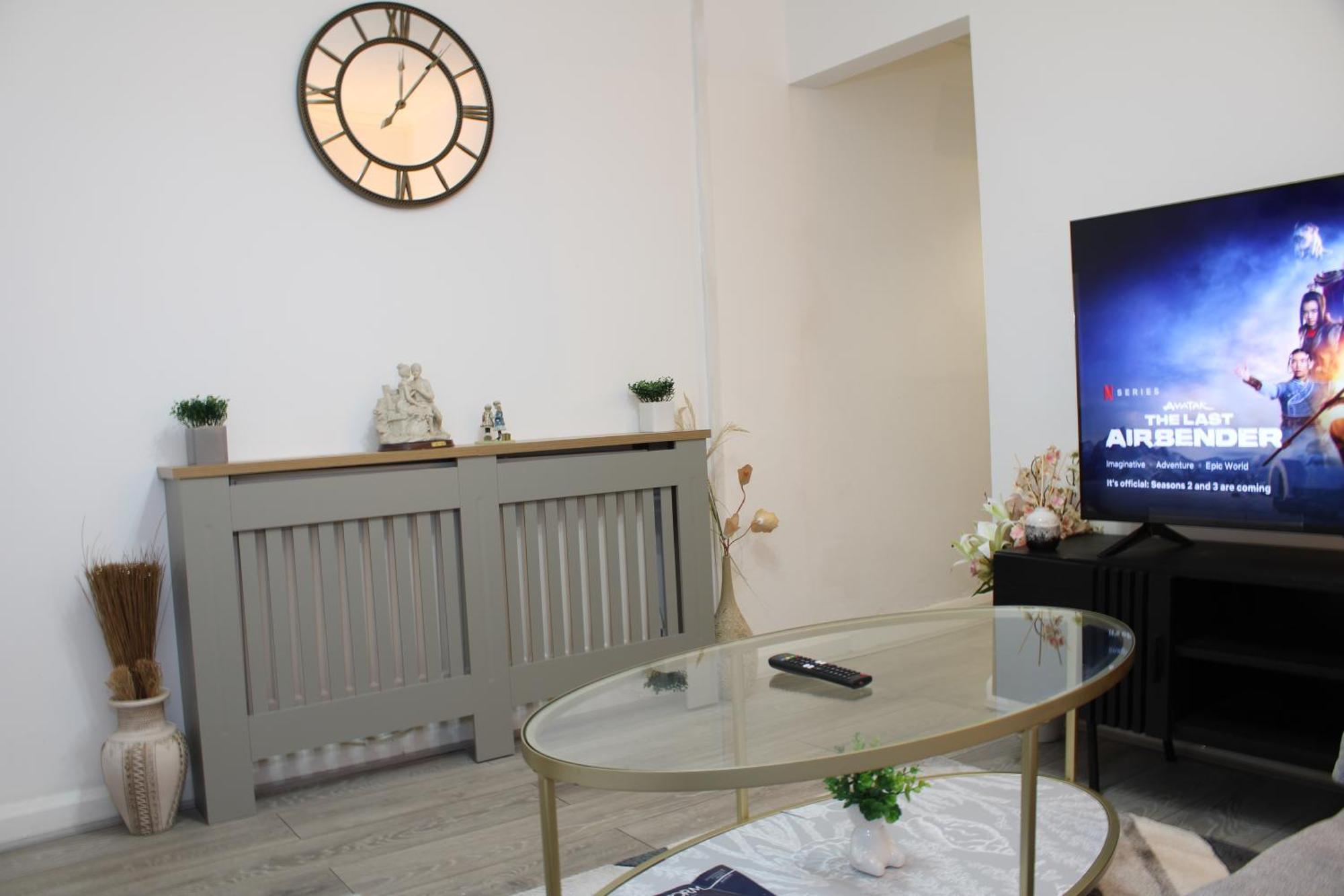 F2S Serviced Apartments 2Bedroom Terrace House With Free Wifi Netflix Suitable For Contractors Walking Distance To Train Station ดาร์บี ภายนอก รูปภาพ