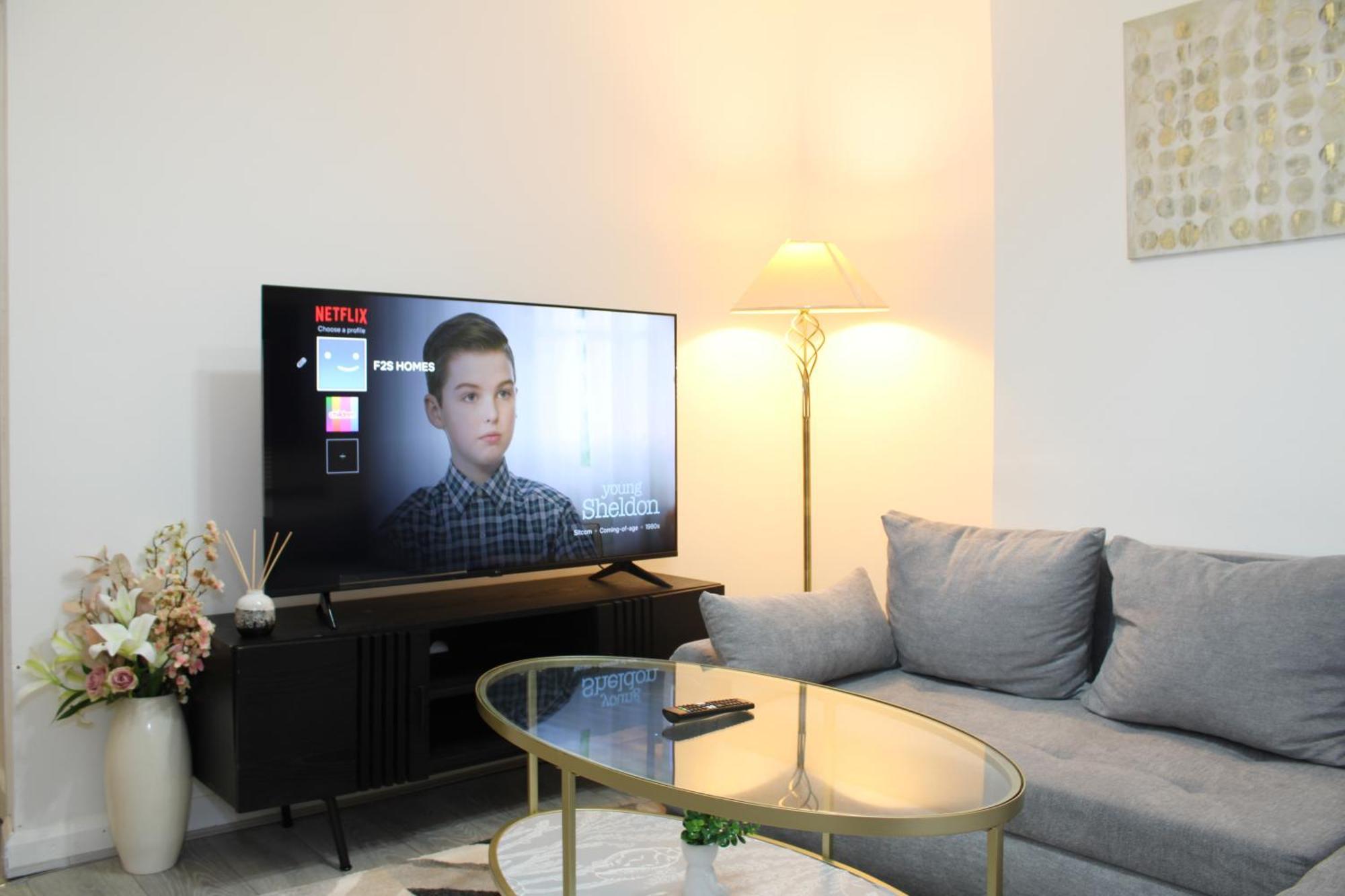 F2S Serviced Apartments 2Bedroom Terrace House With Free Wifi Netflix Suitable For Contractors Walking Distance To Train Station ดาร์บี ภายนอก รูปภาพ