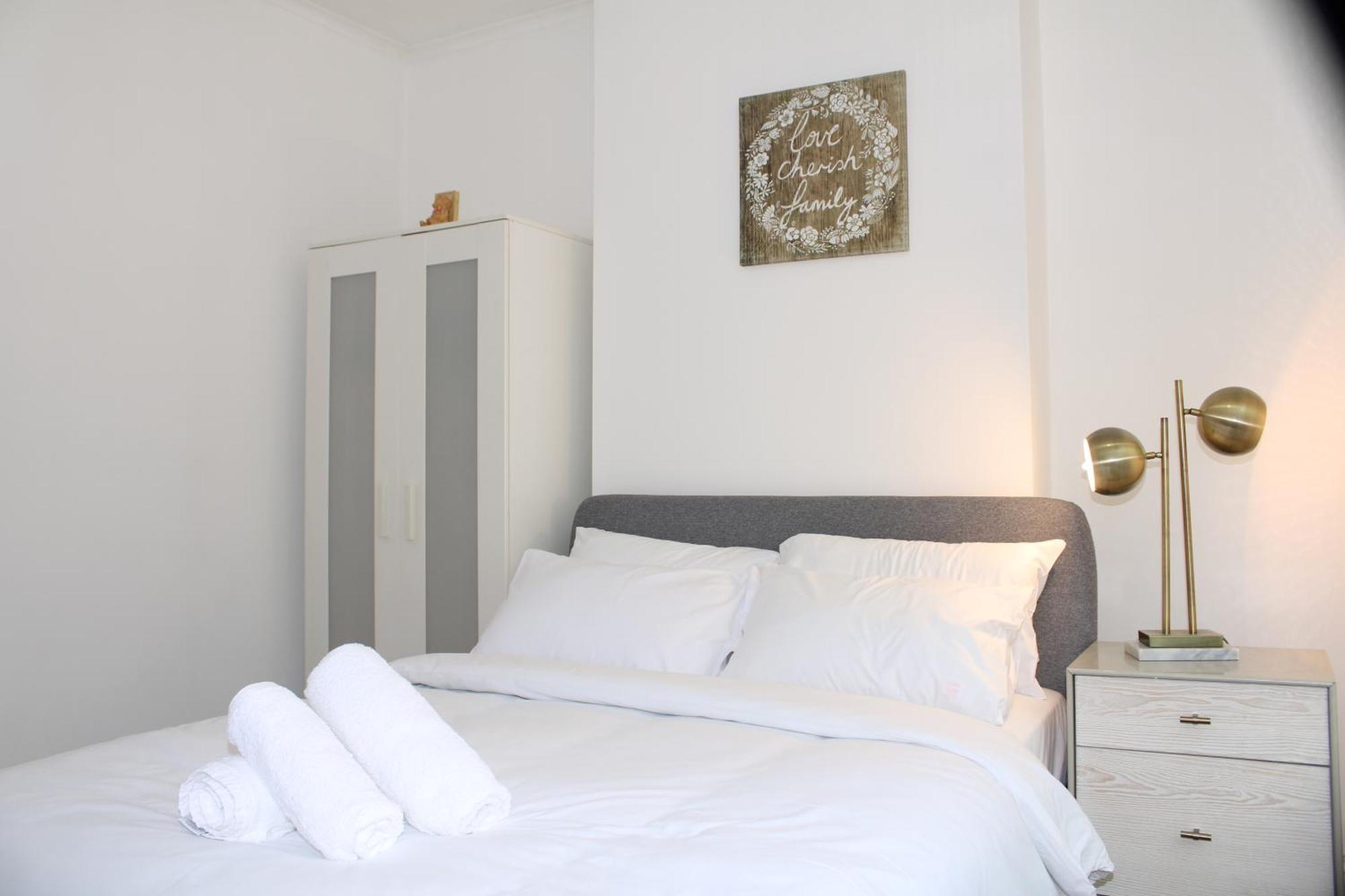 F2S Serviced Apartments 2Bedroom Terrace House With Free Wifi Netflix Suitable For Contractors Walking Distance To Train Station ดาร์บี ภายนอก รูปภาพ
